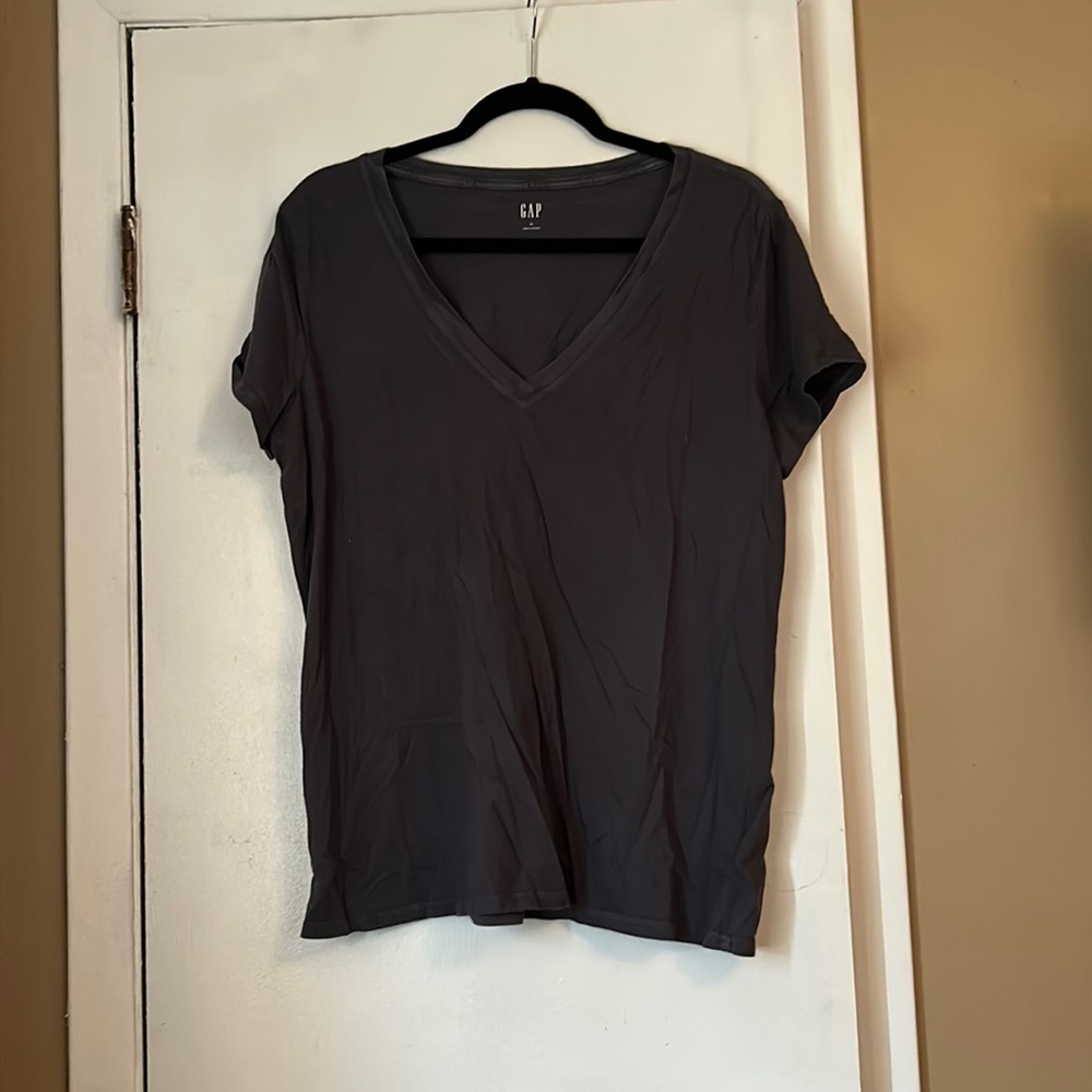 NWOT Old Navy V-Neck T-Shirt Grey - XL